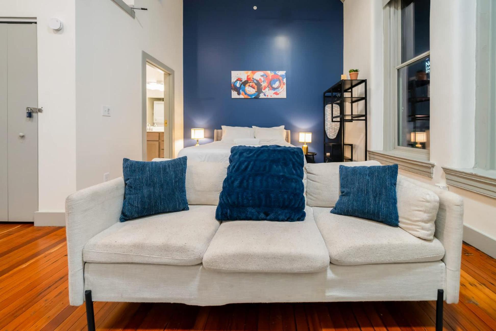 Bright And Modern Studio In Louisville # 404 외부 사진