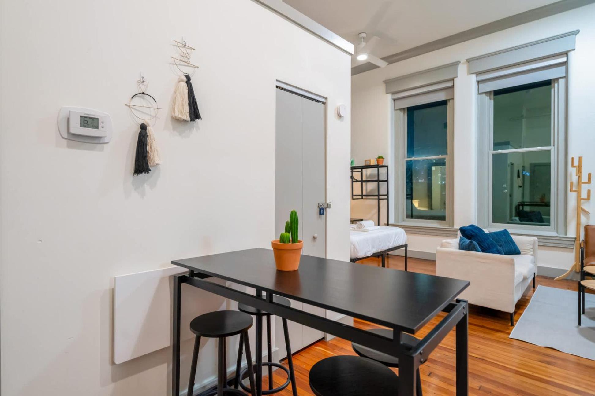 Bright And Modern Studio In Louisville # 404 외부 사진